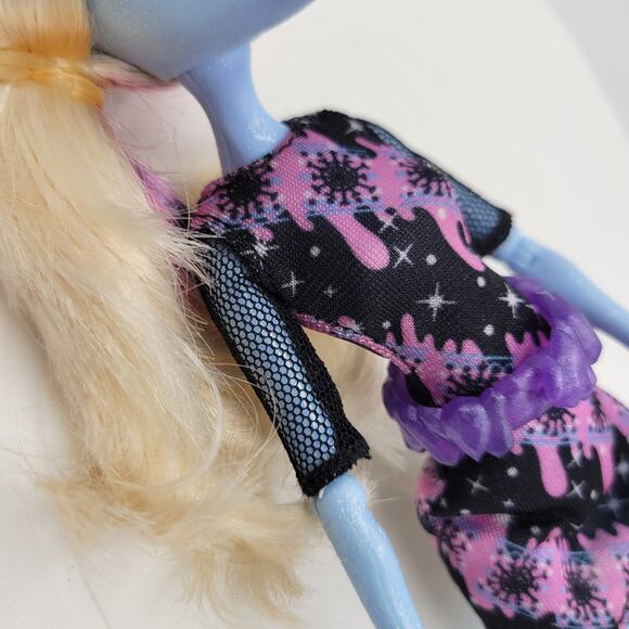 Monster High Doll Abbey Bominable 10.5" Tall Purple Coffin Bean Accessories - Picture 11 of 12